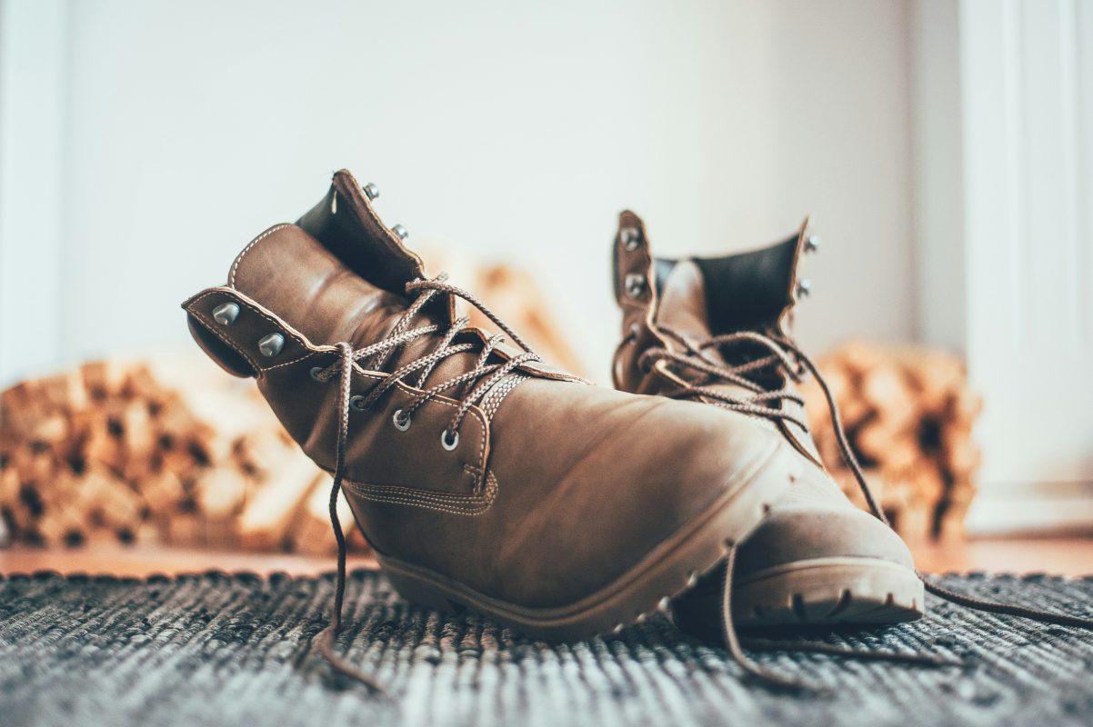 tie boots military style